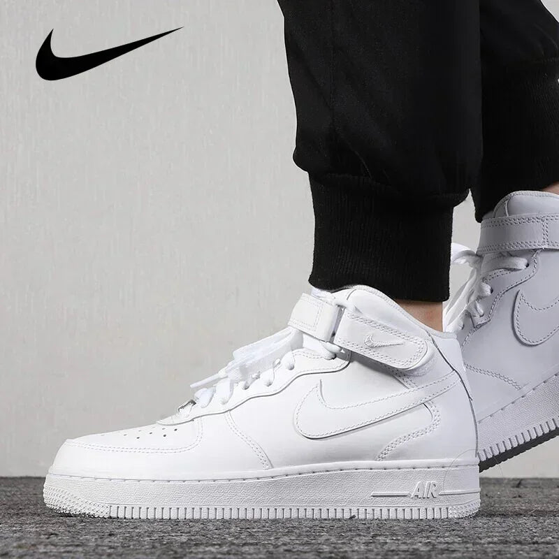 Nike Air Force 1 07 Shoes